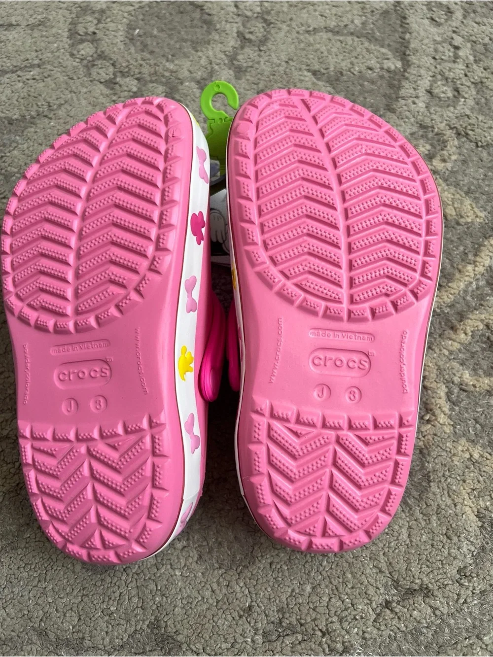 NWT❤️CROCS Kids Bright Pink Clog Sandals with Character Trim